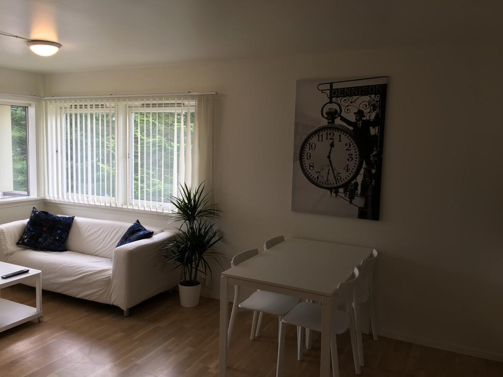 - Lars Vaages Apartment *