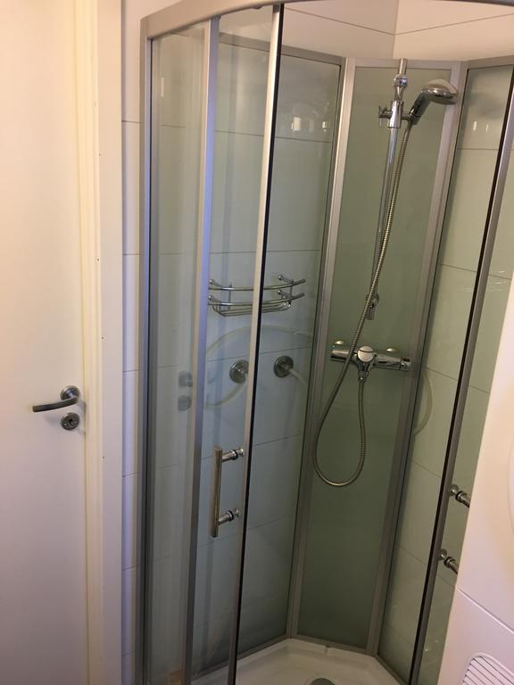 - Lars Vaages Apartment *