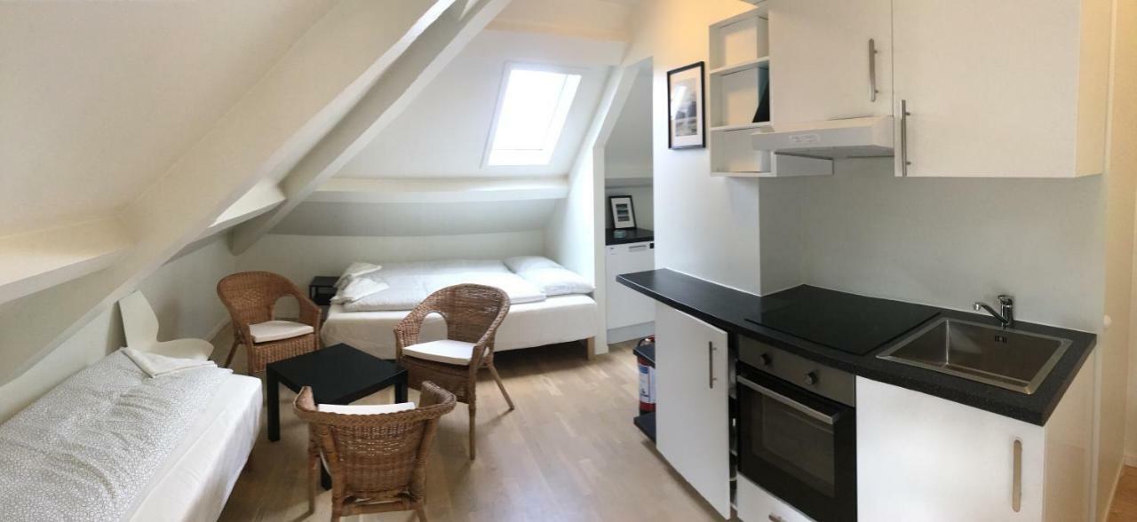- Lars Vaages Apartment *