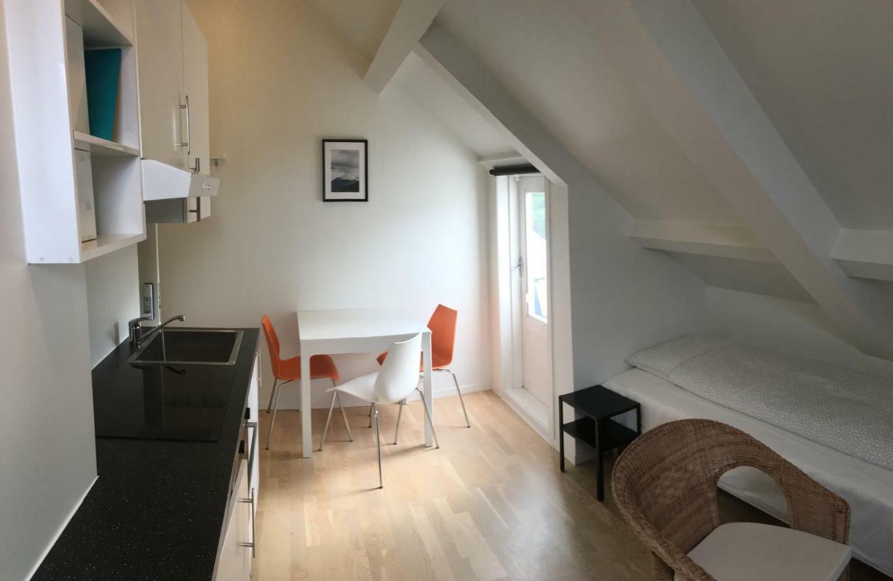 - Lars Vaages Stavanger